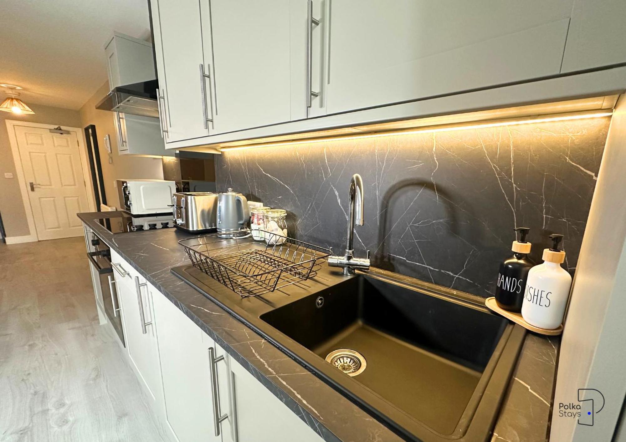 Hanley, Stoke - Modern Spacious Apartments By Polkastays Eksteriør billede